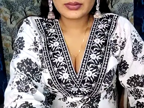 Snapshot of Aarvi_Arora chatting on December 2025 11:17:01 AM Aarvi Arora online show from December 2025 11:17:01 AM