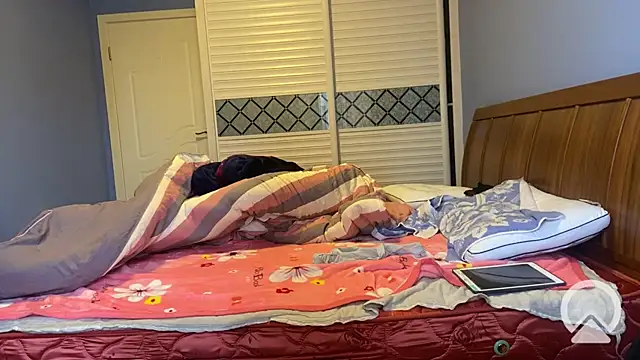 Snapshot of shuai321 chatting on February 2025 07:40:02 AM shuai321 online show from February 2025 07:40:02 AM