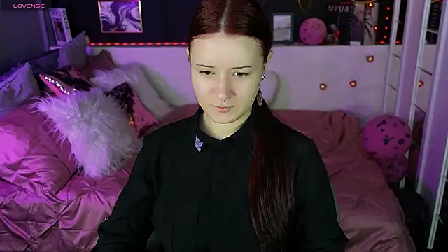 Lily Moonlight online show from February 2026 07:51:02 AM