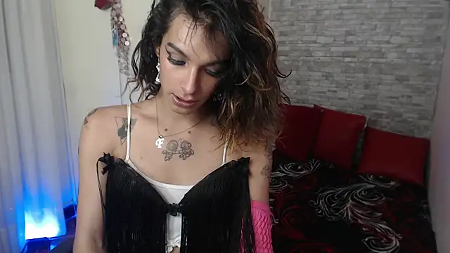 Snapshot of Dy_Hanna chatting on November 2025 10:21:01 PM Dy Hanna online show from November 2025 10:21:01 PM