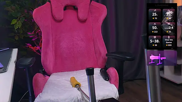 Snapshot of ley_tori chatting on October 2025 02:26:01 AM ley tori online show from October 2025 02:26:01 AM