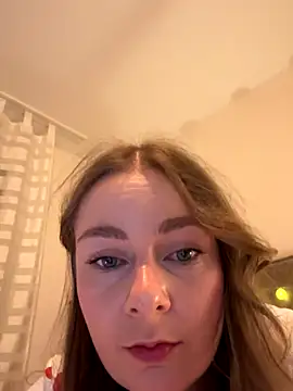 Joanachupa online show from December 2025 09:11:01 PM