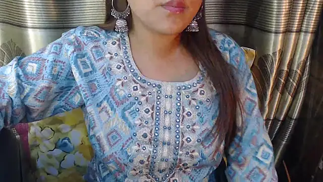 queen angelina online show from January 2026 06:11:02 PM