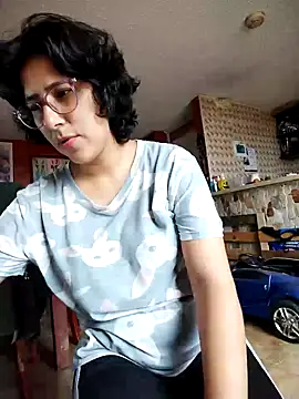 Im Alma  online show from February 2025 04:39:02 PM