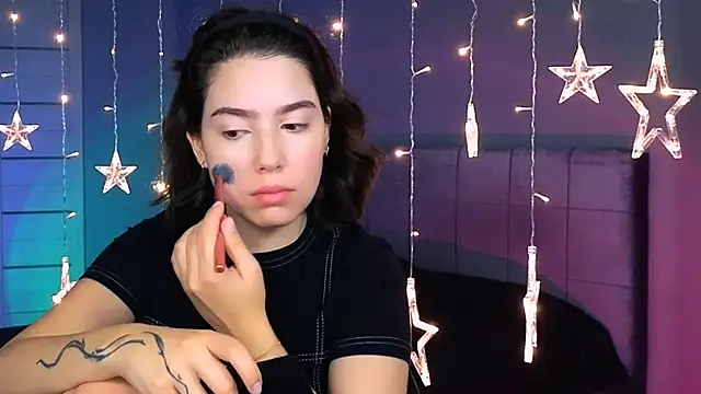 Stacy Gonzales  online show from September 2025 06:19:02 AM