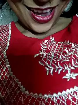 Snapshot of Wifesuman40 chatting on January 2025 05:33:01 PM Wifesuman40 online show from January 2025 05:33:01 PM