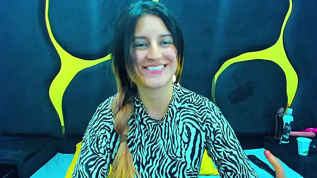 GiaRoussel online show from March 2025 06:59:02 PM