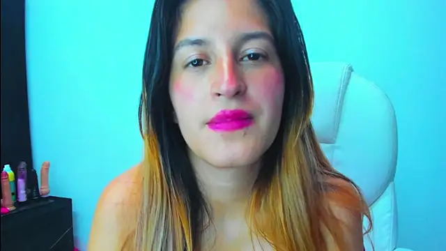 GiaRoussel online show from March 2025 04:42:02 PM