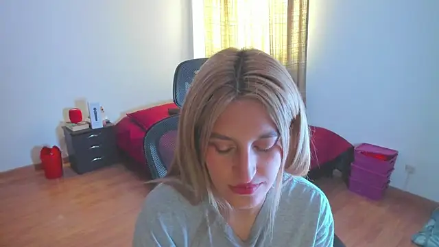 GiaRoussel online show from March 2026 02:23:01 PM