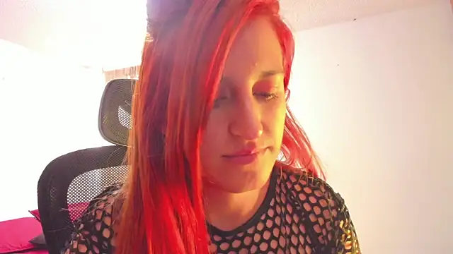 GiaRoussel online show from April 2026 07:07:02 PM