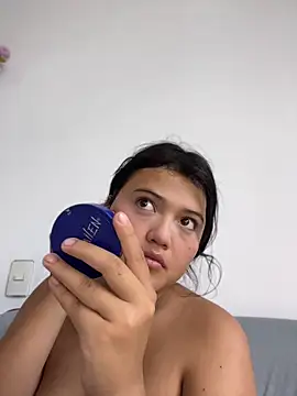 Snapshot of alisson_carolina73 chatting on April 2026 08:06:01 PM alisson carolina73 online show from April 2026 08:06:01 PM