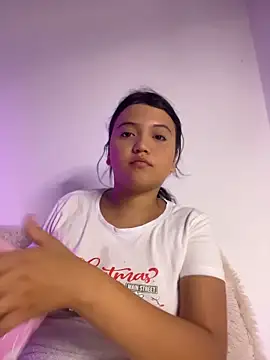 Snapshot of alisson_carolina73 chatting on May 2026 09:32:02 PM alisson carolina73 online show from May 2026 09:32:02 PM