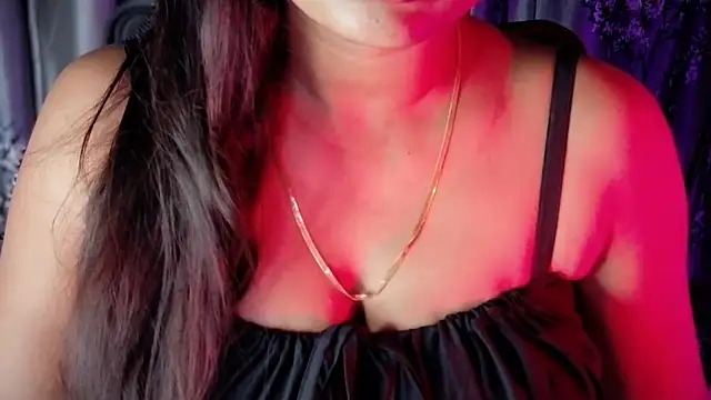 Snapshot of SexyAndHottie chatting on February 2026 03:51:01 PM SexyAndHottie online show from February 2026 03:51:01 PM