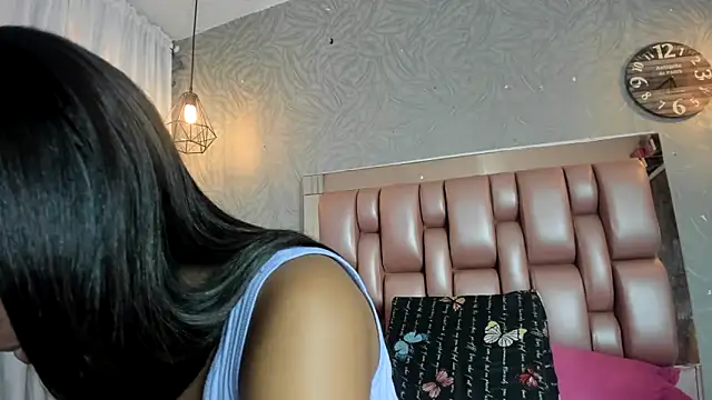 KOURTNEY-- online show from November 2025 02:25:01 AM