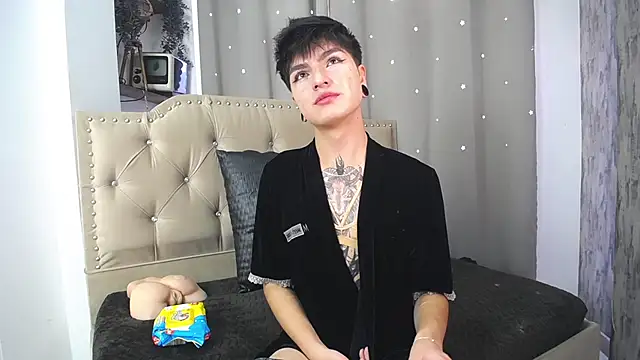 CataFox  online show from January 2025 02:48:01 PM