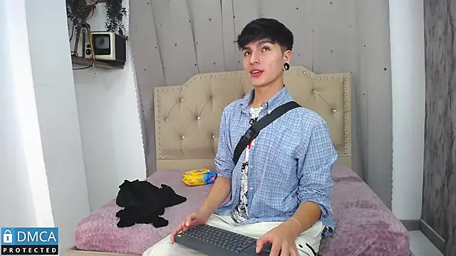 CataFox  online show from March 2025 01:36:02 AM