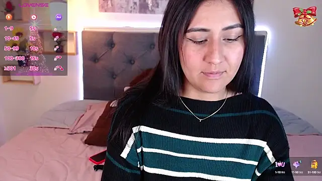 mia aira online show from December 2024 08:32:01 PM