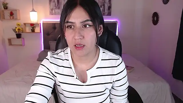 mia aira online show from January 2025 08:06:02 PM