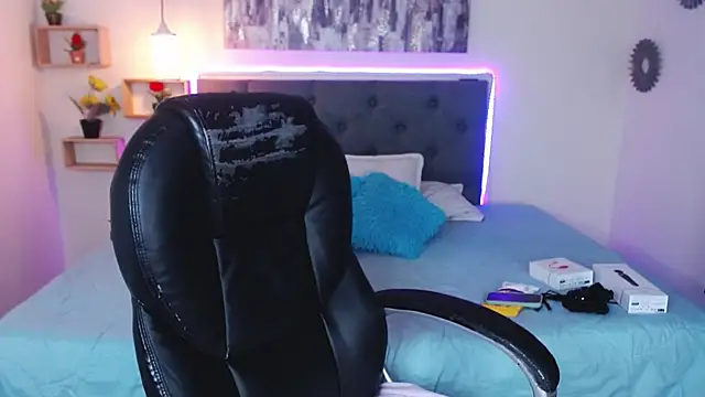 mia aira online show from February 2025 08:42:02 PM