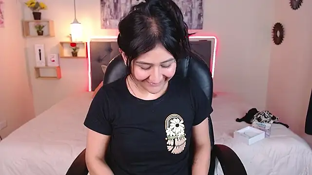 mia aira online show from February 2025 08:31:01 PM