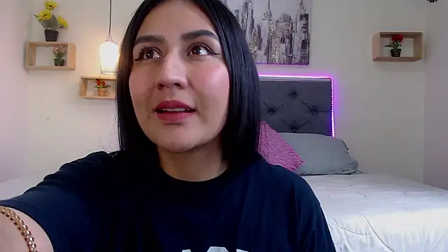 mia aira online show from October 2025 04:19:01 PM