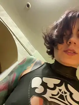 BroadFantasy online show from April 2026 11:08:02 PM