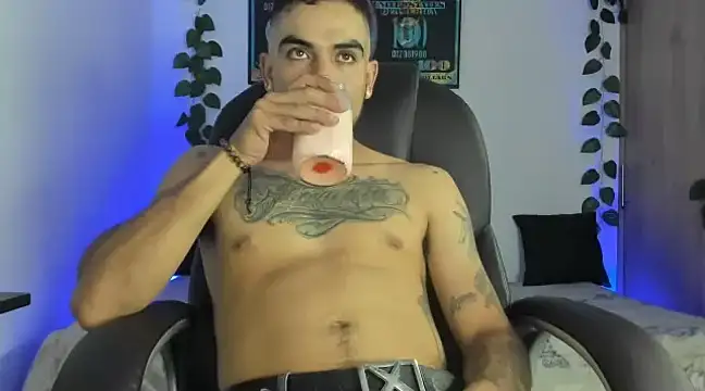 mikee scooth online show from February 2025 04:07:01 AM