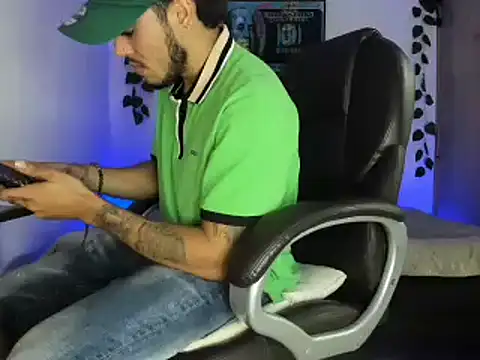 mikee scooth online show from March 2025 03:25:01 AM