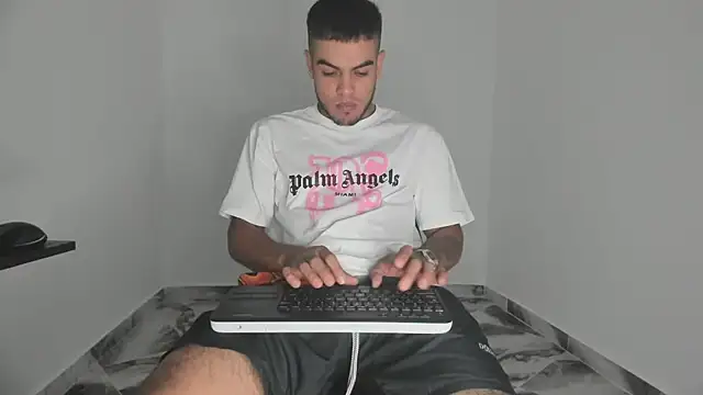 mikee scooth online show from November 2025 05:52:01 PM