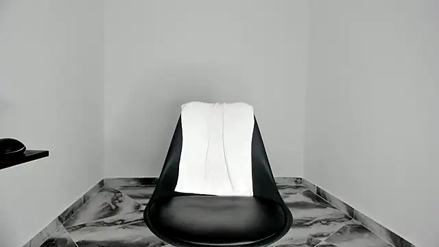 mikee scooth online show from November 2025 06:30:01 PM