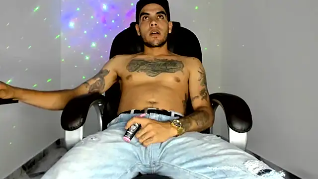 Snapshot of mikee_scooth chatting on June 2026 09:17:02 PM mikee scooth online show from June 2026 09:17:02 PM