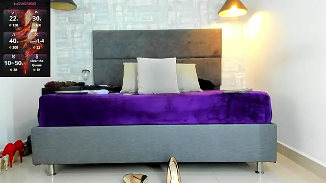 missnatash online show from April 2026 12:17:01 PM