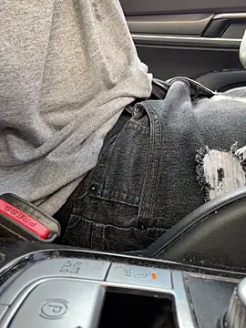 BigDcrizz online show from February 2026 08:57:02 PM