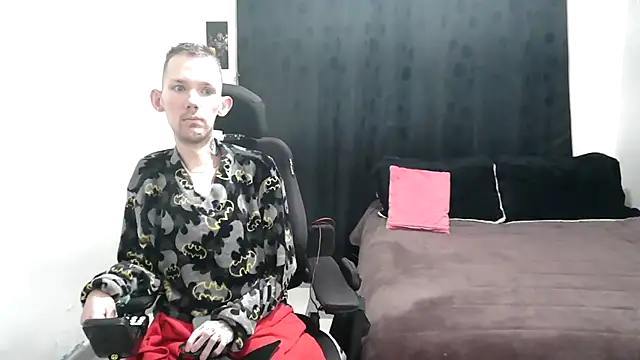 Snapshot of Sophia_and_Thomas chatting on January 2025 11:14:01 AM Sophia and Thomas online show from January 2025 11:14:01 AM