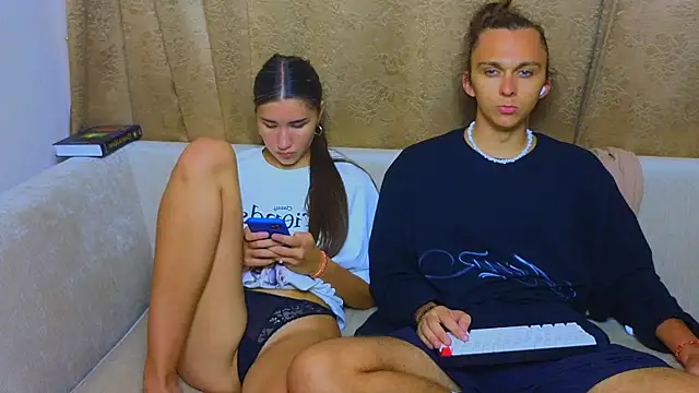 Snapshot of do_u_know_them chatting on January 2025 12:58:02 PM do u know them online show from January 2025 12:58:02 PM