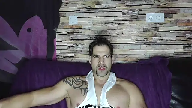 XxBigboybandxX online show from January 2025 04:17:01 PM