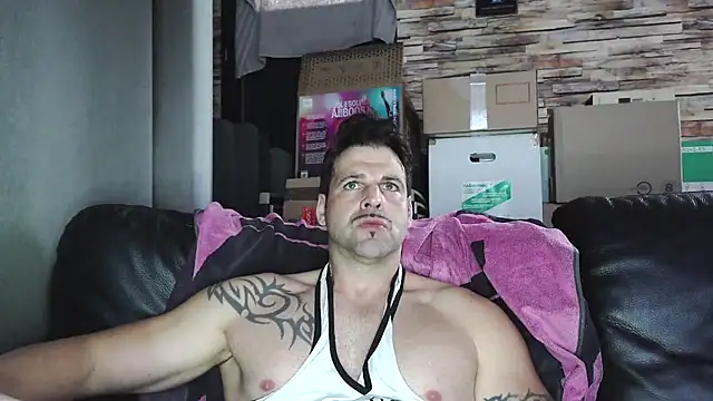 XxBigboybandxX online show from March 2026 02:10:01 PM