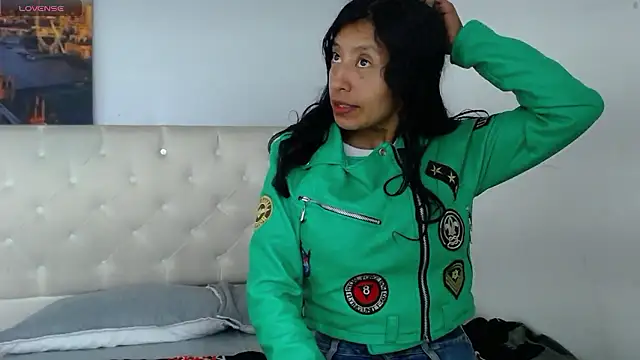 karolinee 66  online show from December 2024 07:54:02 AM