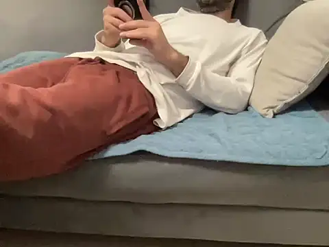 4small4inchlol online show from November 2025 10:10:01 PM