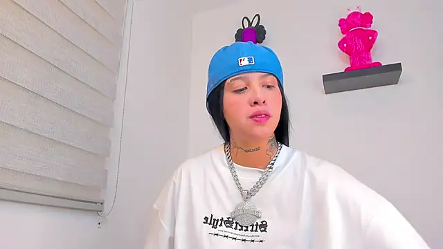 Gangster Girl online show from January 2025 01:17:01 AM