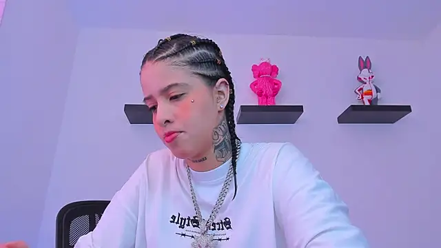 Gangster Girl online show from February 2025 03:59:01 PM