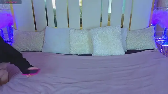 Daisy Delight online show from November 2025 08:29:01 PM