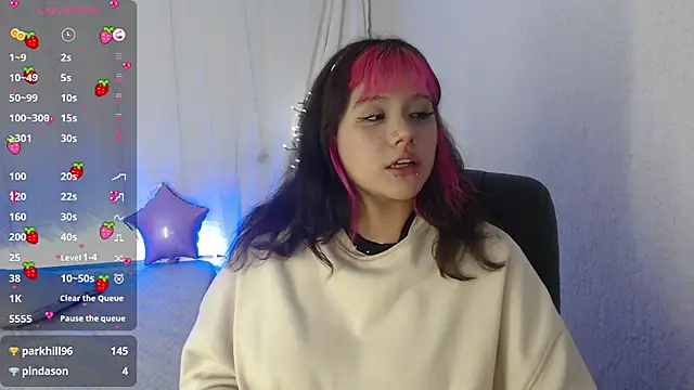 Snapshot of mixie_cute chatting on December 2024 12:44:01 AM mixie cute online show from December 2024 12:44:01 AM