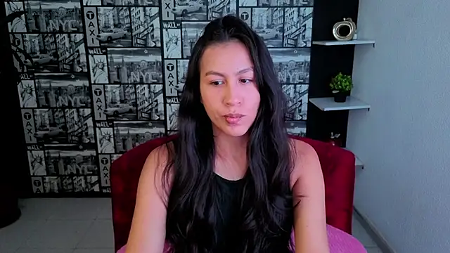 Snapshot of EmiGomez_ chatting on July 2026 02:37:02 AM EmiGomez online show from July 2026 02:37:02 AM