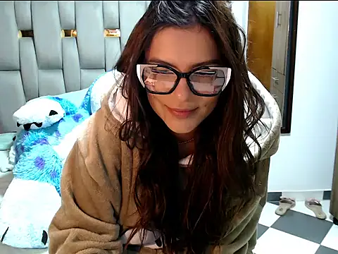 lindacutferrer online show from May 2026 10:50:03 PM