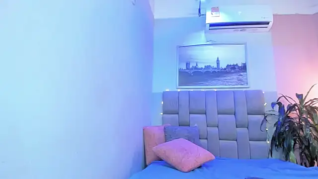 samyriverss online show from December 2024 04:03:02 AM