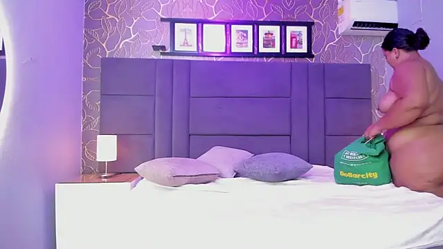 samyriverss online show from September 2025 07:18:02 PM