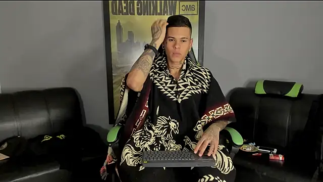 Snapshot of jamesinked_ chatting on December 2024 04:12:01 AM jamesinked  online show from December 2024 04:12:01 AM