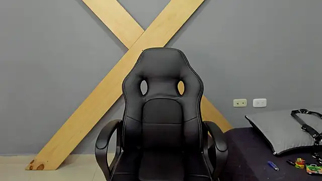 Snapshot of jamesinked_ chatting on December 2024 03:37:01 PM jamesinked  online show from December 2024 03:37:01 PM