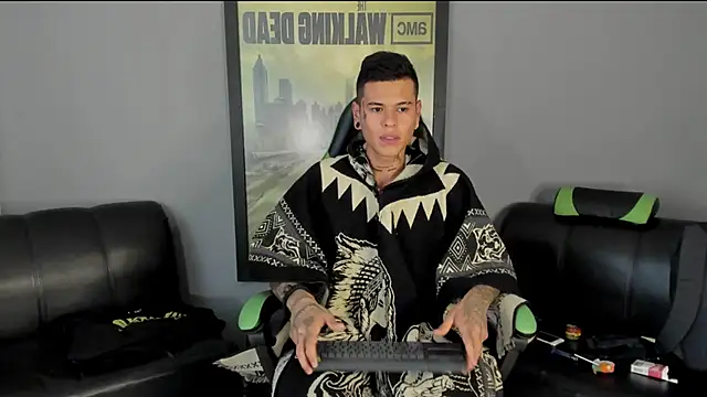 Snapshot of jamesinked_ chatting on December 2024 07:21:02 PM jamesinked  online show from December 2024 07:21:02 PM